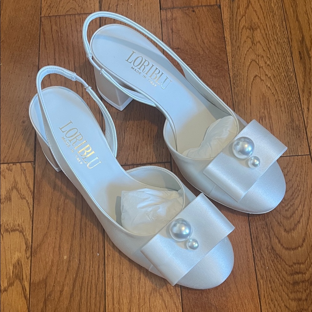 Loriblu Made in Italy: white satin slingback pumps with pearl and bow detail.